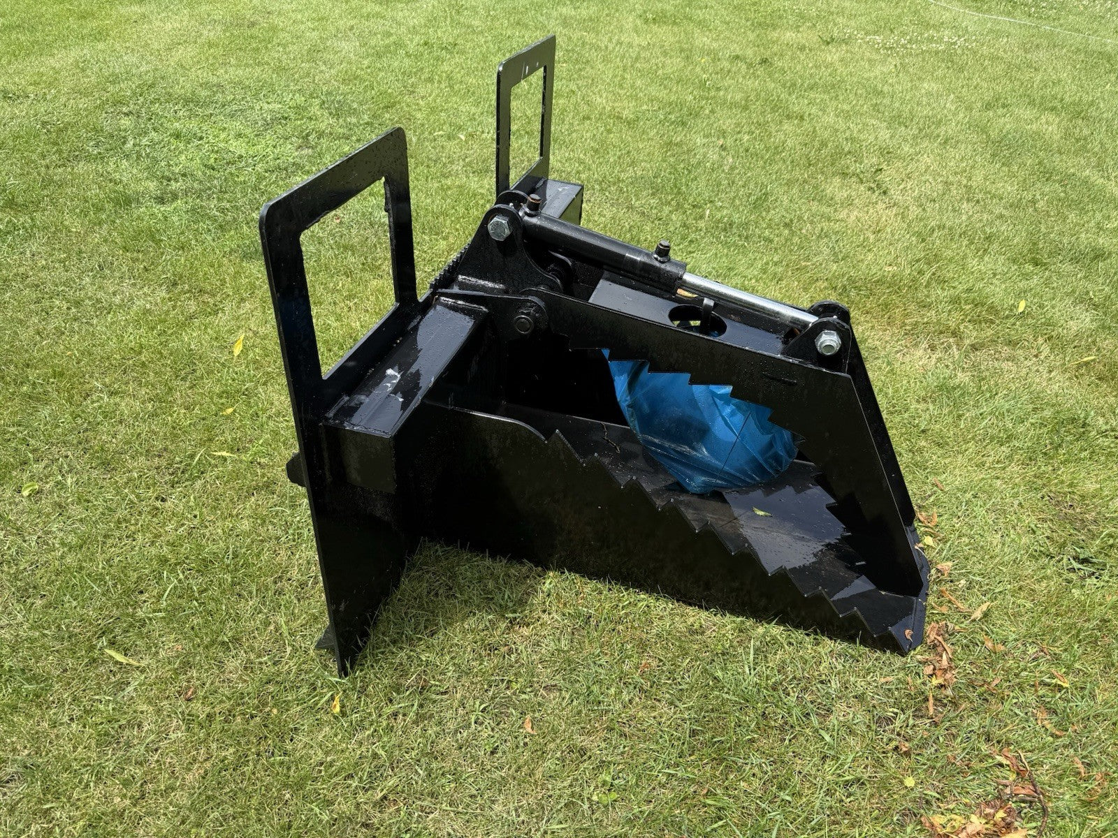 NEW KC Skidsteer Spade Grapple Digger Hydraulic Skidloader Quick Attach